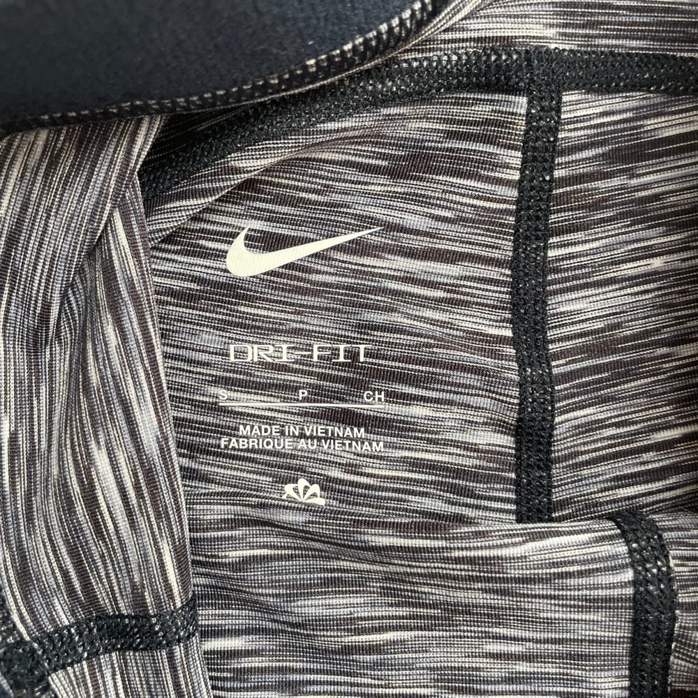 Nike Dri-Fit Pro Women’s 3” Navy Blue Athletic Spacedye Spandex Sz S NWT - Picture 4 of 6